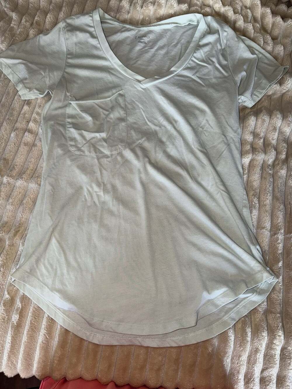 TWO Z Supply Women's V-Neck Short Sleeve Pocket Tees